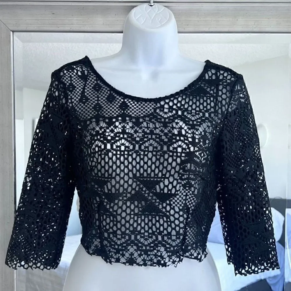 H&M Long Sleeve Lace Crop Top Color Black Size 4